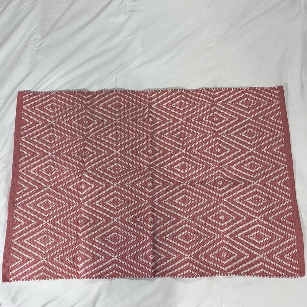 Dash and Albert 2' x 3' Coral Handwoven Polypropylene Indoor Outdoor Area Rug